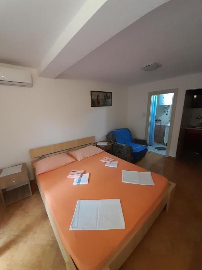 Apartments Kovacevic Petrovac Buitenkant foto