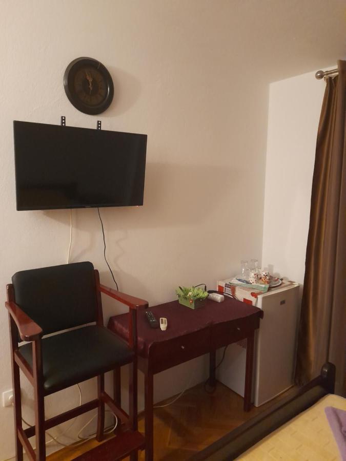 Apartments Kovacevic Petrovac Buitenkant foto