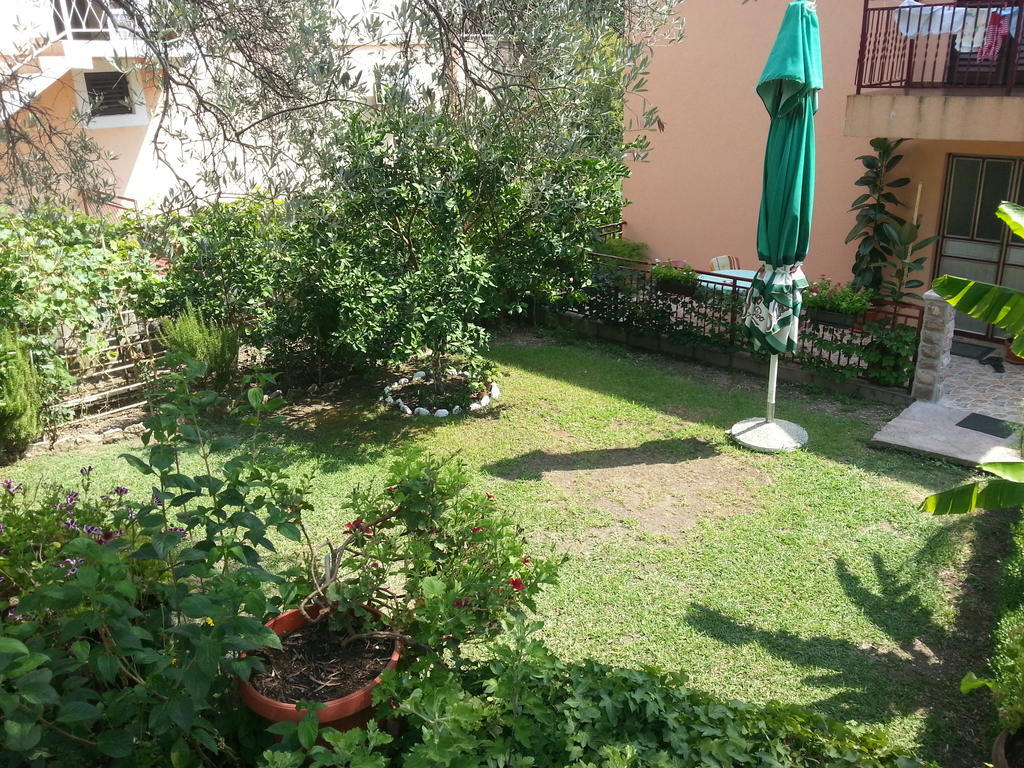 Apartments Kovacevic Petrovac Buitenkant foto