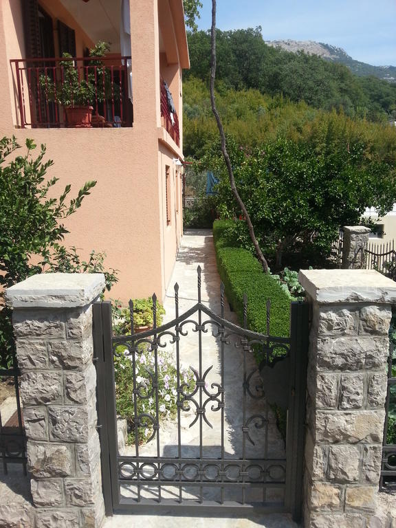 Apartments Kovacevic Petrovac Buitenkant foto